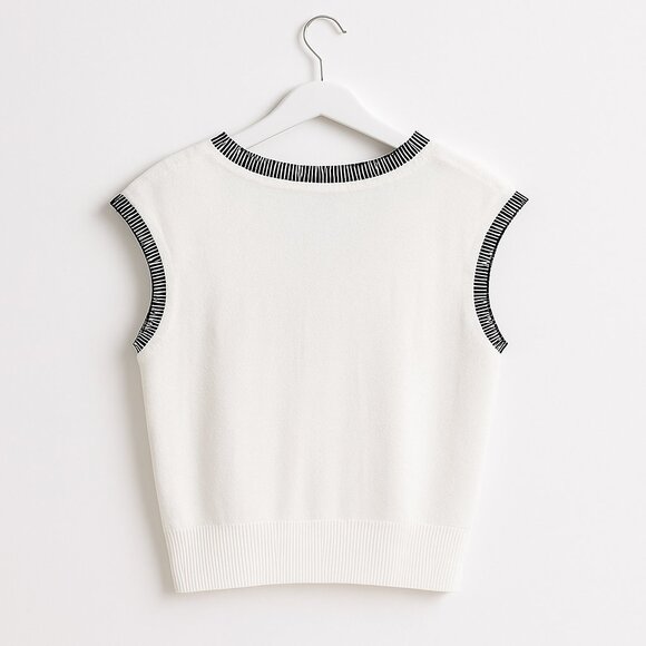 Dokotoo V-Neck Pullover Sweater Women Medium White Black Trim Sleeveless - Picture 3 of 8